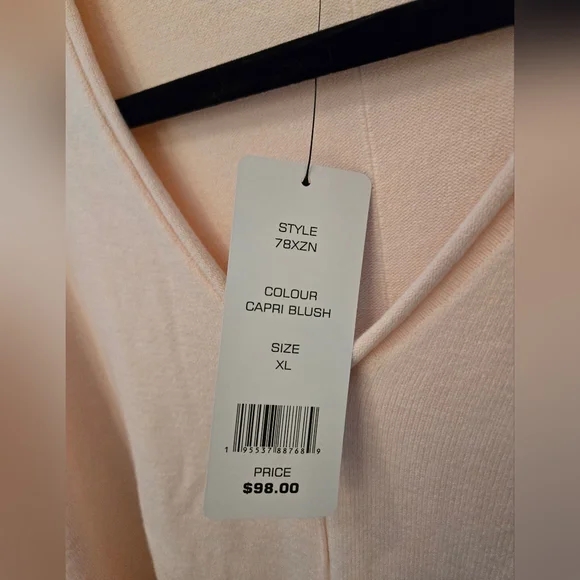 NWT XL Fench Connection Vneck Lightweight Long Sleeve Blush Pink Sweater - Picture 3 of 9